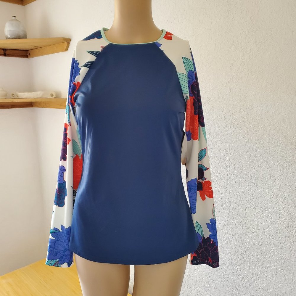 AVIA Swim Women's Hawaii Floral Rashguard Medium NEW W/Tag
